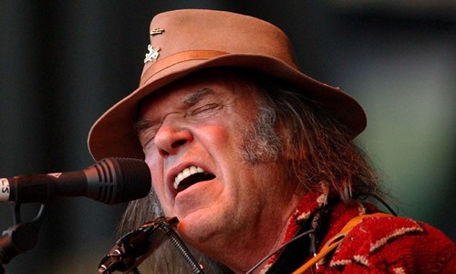NEIL YOUNG YENİ ALBÜMLE DÖNÜYOR